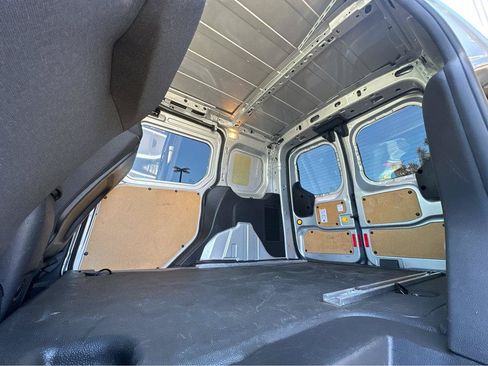 Used 2017 Ford Transit Connect XLT FWD image 9