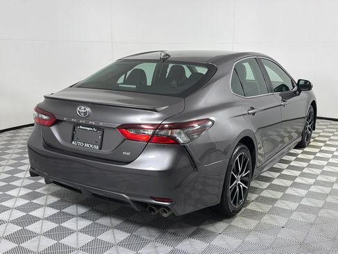 Used 2021 Toyota Camry SE FWD image 5