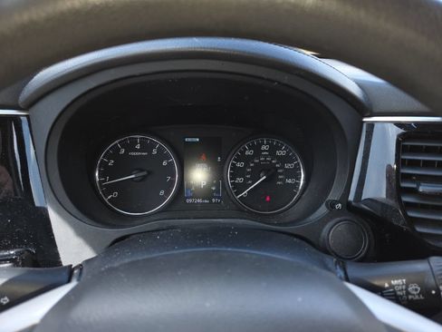Used 2020 Mitsubishi Outlander AWD image 10