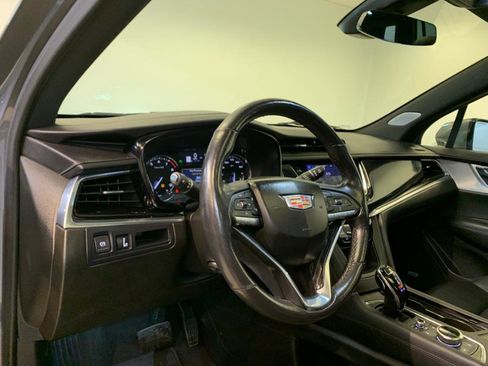 Used 2022 Cadillac XT6 Premium Luxury image 17