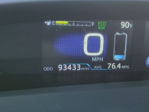 Used 2022 Toyota Prius Prime XLE FWD image 11