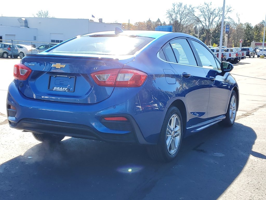 Used 2017 Chevrolet Cruze LT w/ LT True North Edition FWD image 3