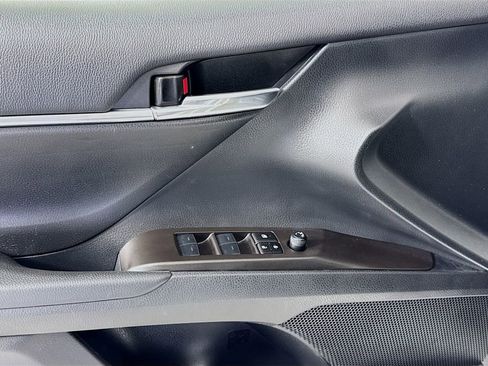 Used 2024 Toyota Camry SE image 15