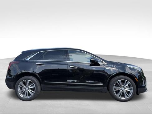 Used 2025 Cadillac XT5 Premium Luxury w/ Technology Package AWD/4WD image 2