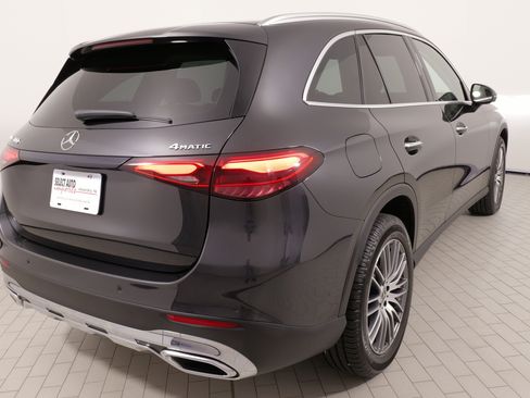 Used 2024 Mercedes-Benz GLC 300 4MATIC image 12