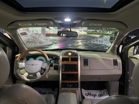 Used 2009 Chrysler Aspen Limited w/ Trailer Tow Group image 19