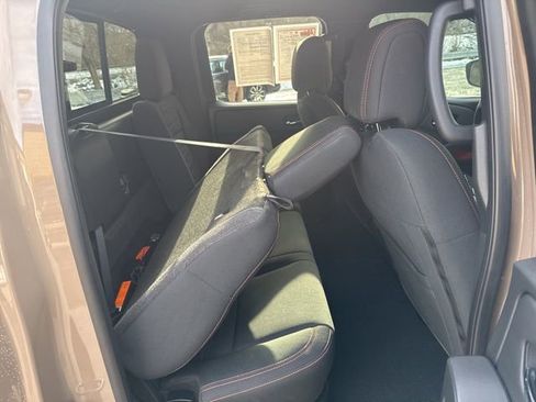 Used 2024 Nissan Frontier PRO-4X w/ Technology Package image 24