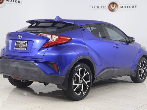 Used 2018 Toyota C-HR XLE FWD image 3