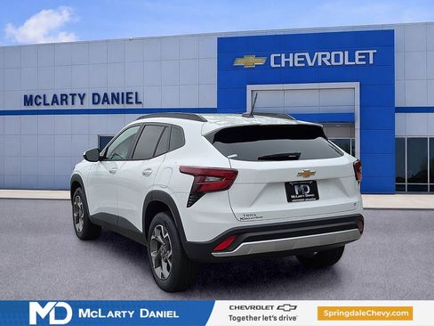 New 2026 Chevrolet Trax LT FWD image 4