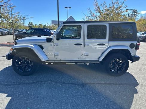 Used 2023 Jeep Wrangler Unlimited Sahara image 2