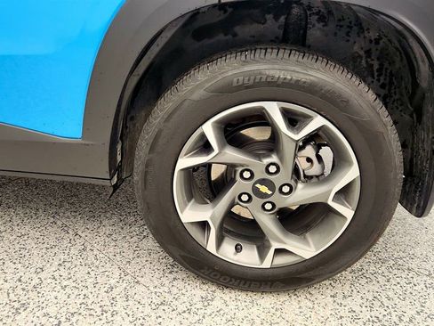 Used 2025 Chevrolet Trax LT w/ Driver Confidence Package image 9