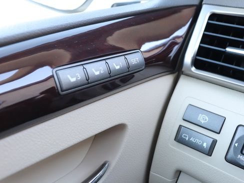 Used 2013 Lexus LX 570 4WD image 79