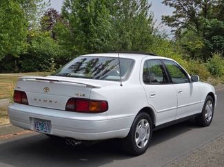 Used 1996 Toyota Camry LE image 1