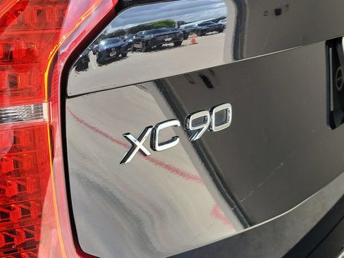 Used 2025 Volvo XC90 B6 Ultra AWD/4WD image 9