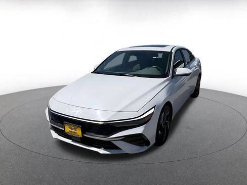 Used 2025 Hyundai Elantra SEL FWD image 5