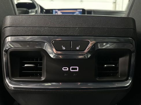 Used 2024 Chevrolet Silverado 1500 LTZ w/ LTZ Premium Package image 35