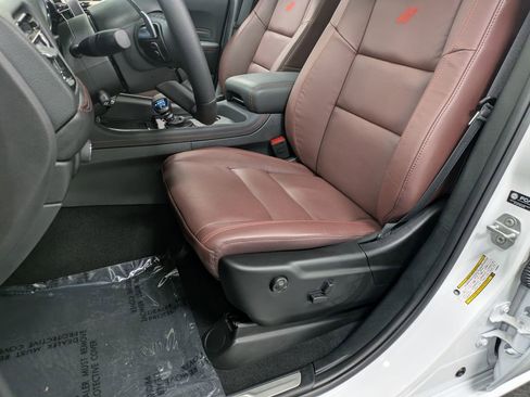 Used 2025 Dodge Durango GT image 9