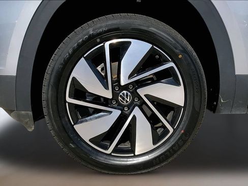 Used 2024 Volkswagen Atlas SE FWD image 9