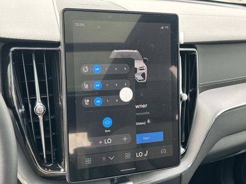 New 2026 Volvo XC60 B5 Ultra w/ Climate Package image 25