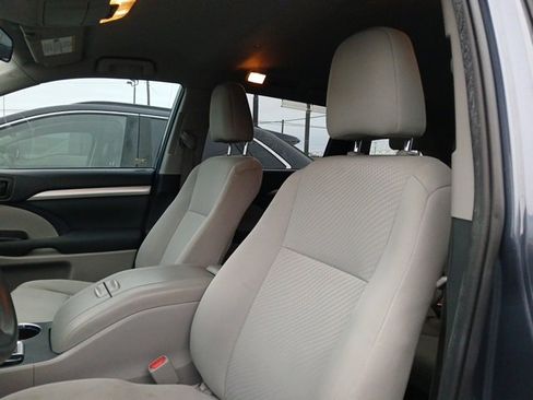 Used 2019 Toyota Highlander LE image 8
