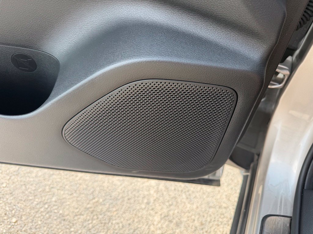 Used 2025 Nissan Rogue SL FWD image 16