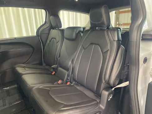 New 2026 Chrysler Pacifica Select image 41