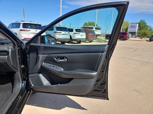 Used 2024 Nissan Sentra SV FWD image 14