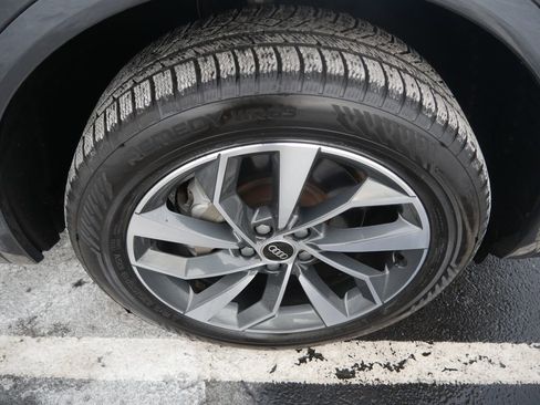 Certified 2023 Audi Q5 2.0T Premium w/ Convenience Package image 15