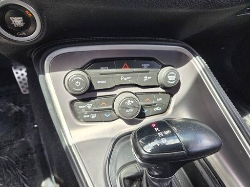 Used 2021 Dodge Challenger R/T w/ Driver Convenience Group RWD image 17