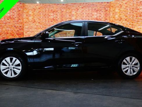 Certified 2023 Nissan Sentra S FWD image 4