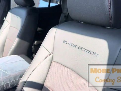 Used 2025 Honda Ridgeline Black Edition image 11