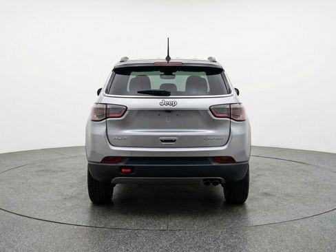 Used 2025 Jeep Compass Trailhawk w/ Trailer Tow Group AWD/4WD image 7