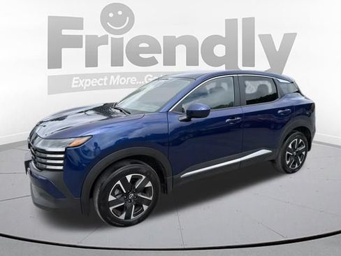 Used 2025 Nissan Kicks SV AWD/4WD image 2