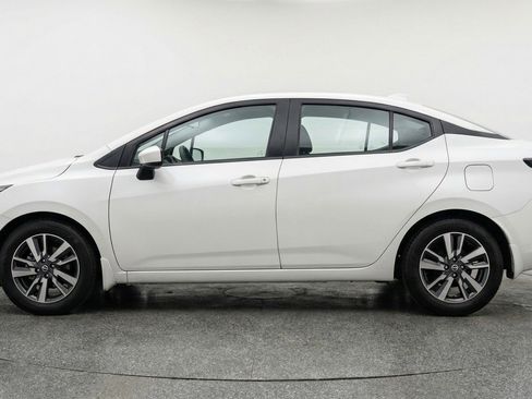 Used 2025 Nissan Versa SV FWD image 5