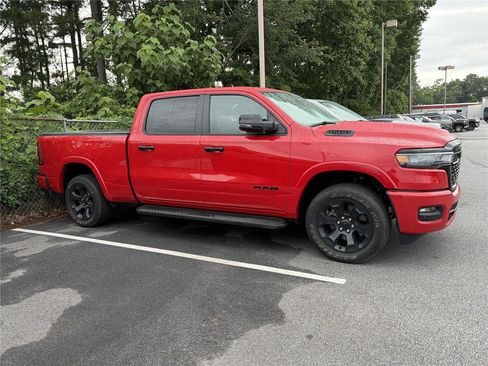 Used 2025 RAM 1500 Big Horn AWD/4WD image 4