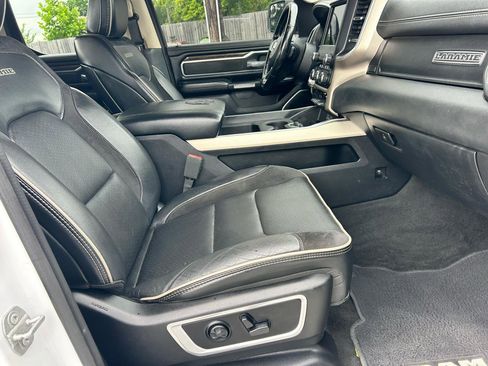 Used 2020 RAM 1500 Laramie RWD image 9