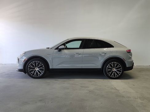 New 2026 Porsche Macan 4 Electric image 2