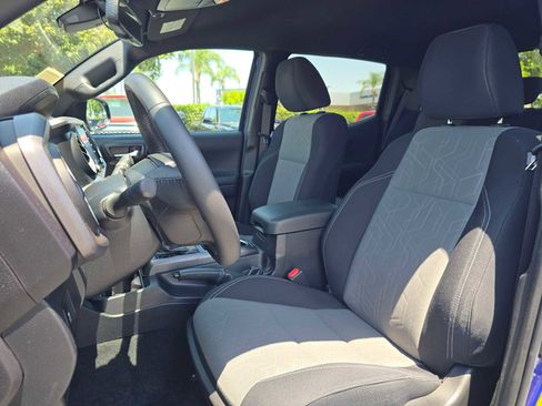 Used 2023 Toyota Tacoma TRD Sport w/ Technology Package AWD/4WD image 22
