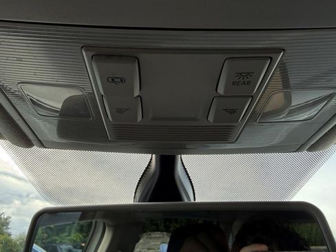 Used 2018 Volkswagen Tiguan SE AWD/4WD image 56