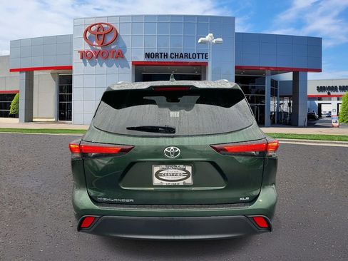 Used 2024 Toyota Highlander XLE image 9