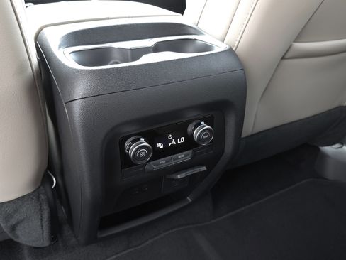 New 2026 Buick Enclave Preferred w/ Power Package FWD image 32