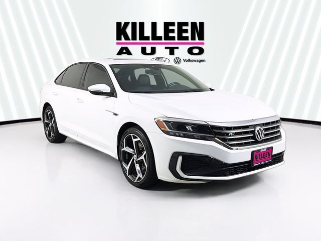 Used 2022 Volkswagen Passat 2.0T R-Line FWD image 1