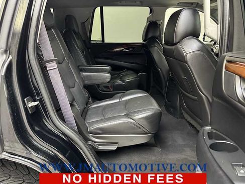 Used 2017 Cadillac Escalade Luxury AWD/4WD image 21