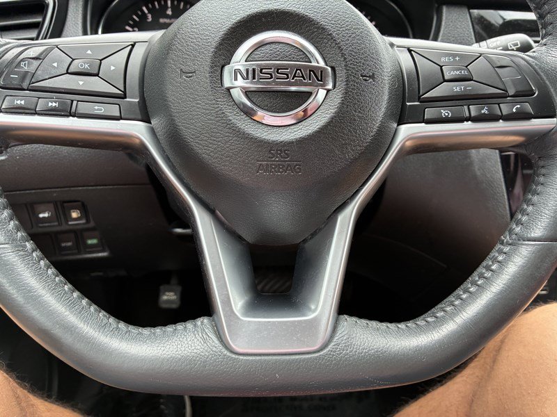Used 2018 Nissan Rogue SV FWD image 9
