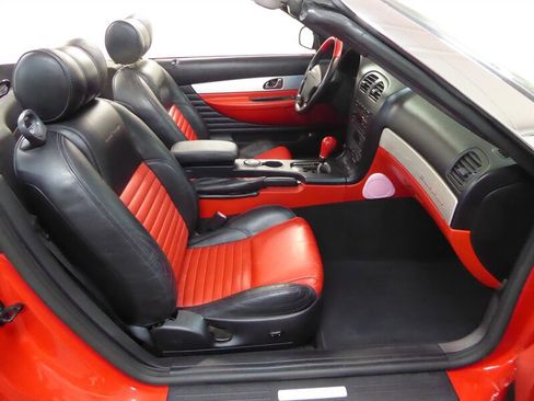 Used 2003 Ford Thunderbird Deluxe image 29