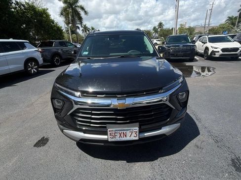 Used 2025 Chevrolet TrailBlazer LT AWD/4WD image 2