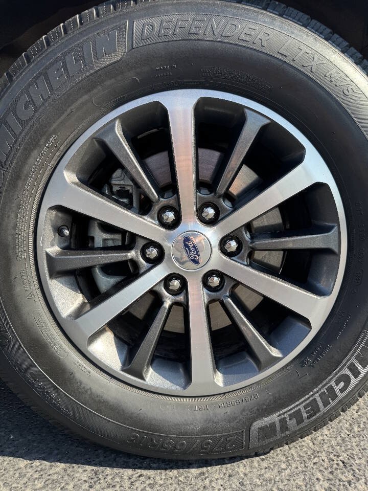Used 2019 Ford Expedition Max XLT w/ Equipment Group 202A RWD image 10
