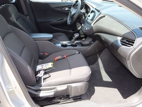 Used 2022 Chevrolet Malibu LT FWD image 16
