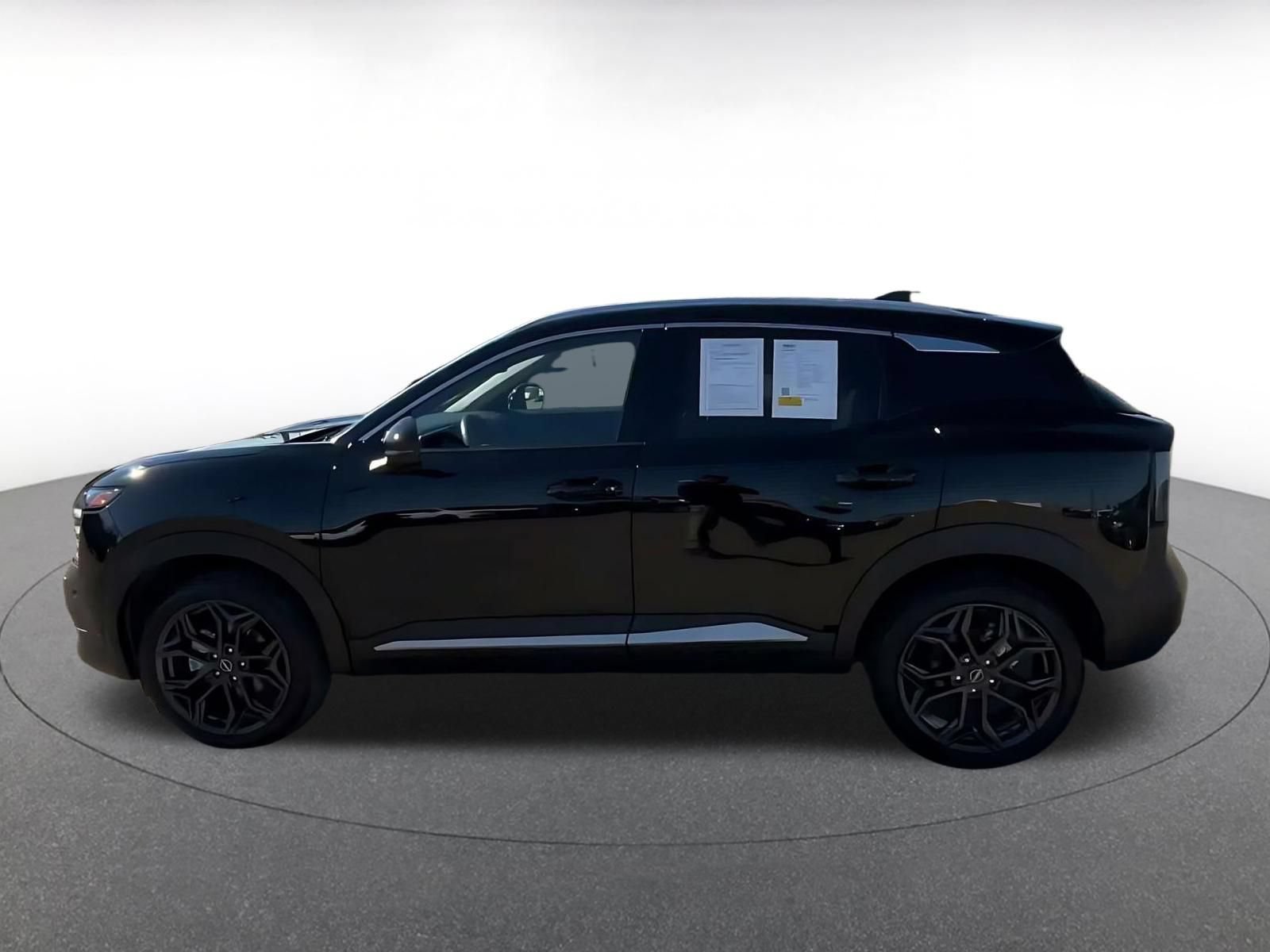 Used 2026 Nissan Kicks SR FWD image 8