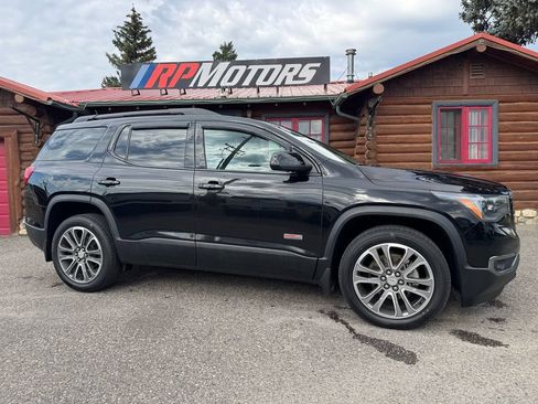 Used 2017 GMC Acadia SLT AWD/4WD image 3